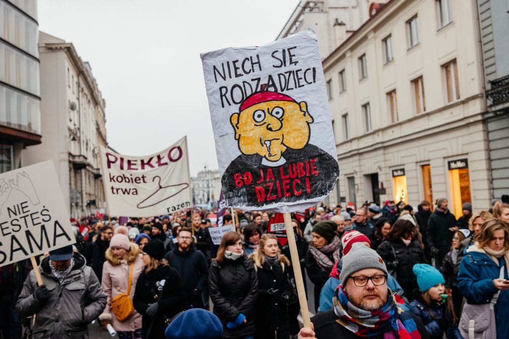 Czarny piątek w całej Polsce. Kobiety protestują przeciwko zaostrzeniu prawa aborcyjnego