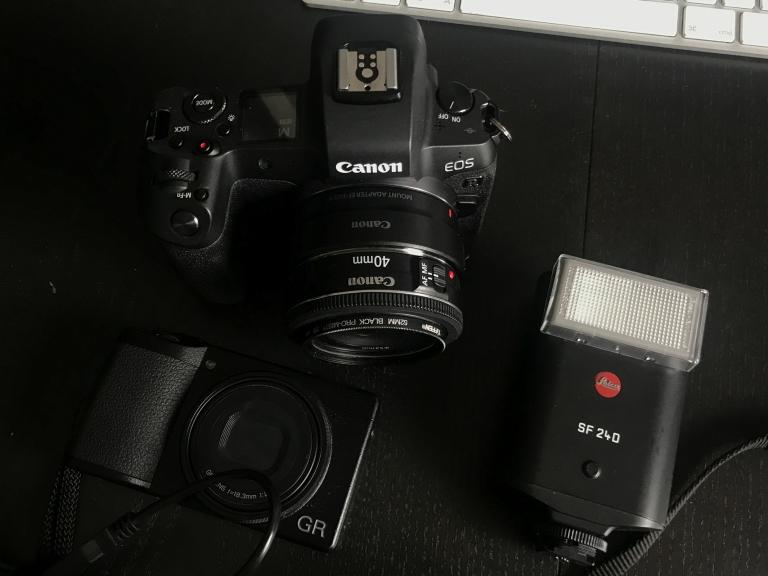 CANON EOS R